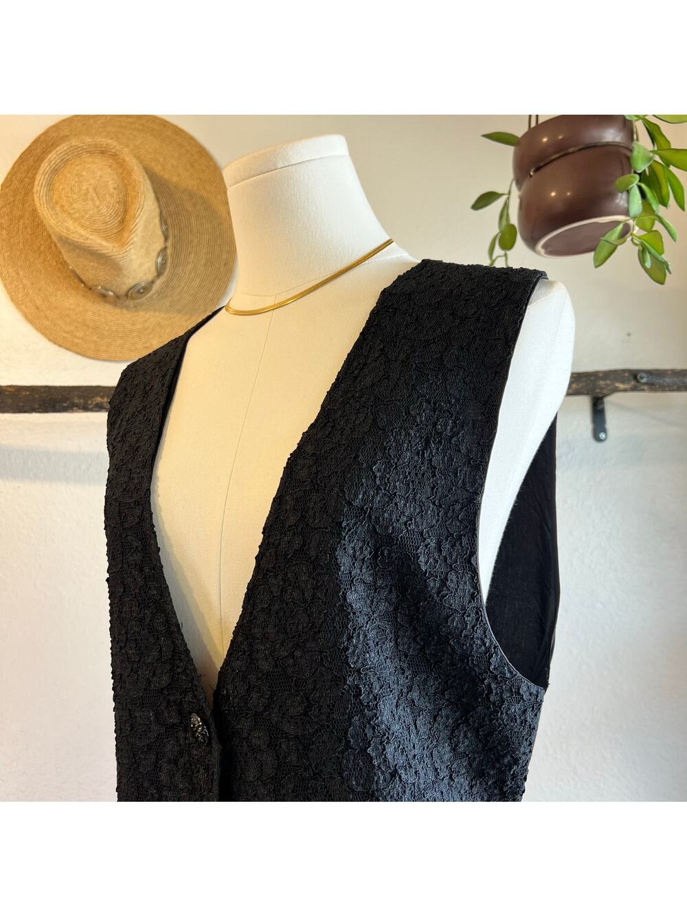 USA Vintage 90s Ellen Ashley Black Lace Button Front Vest Top Size Medium